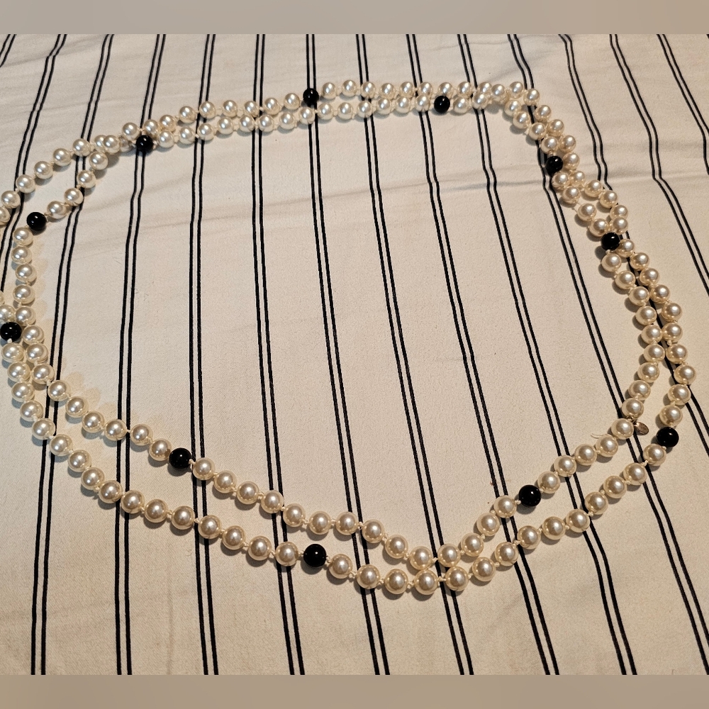 Necklace Richard Milhouse RHM Vintage Faux Pearl White & Black 30" Adjustable